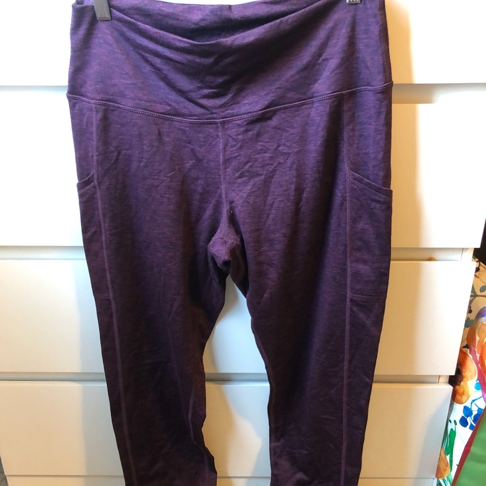 Burgundy Aerie leggings with pockets!